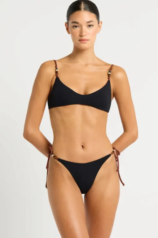 Anali Brief