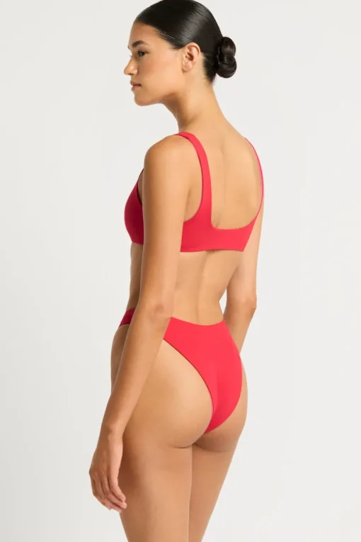 Crista Brief