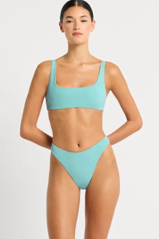 Crista Brief