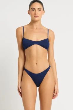 Layla Crop