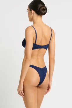Layla Crop
