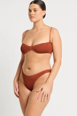 Layla Crop