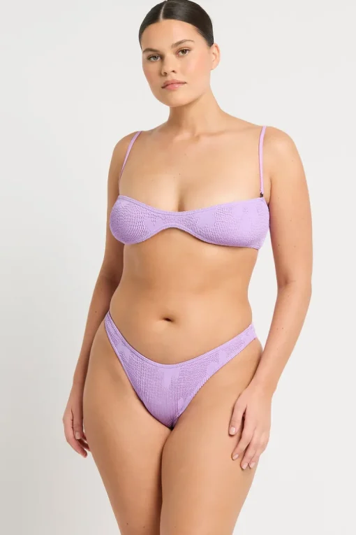 Layla Crop