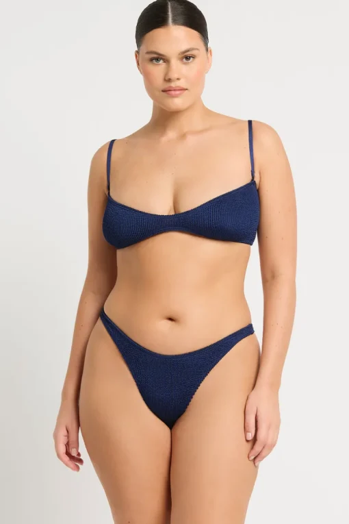 Layla Crop