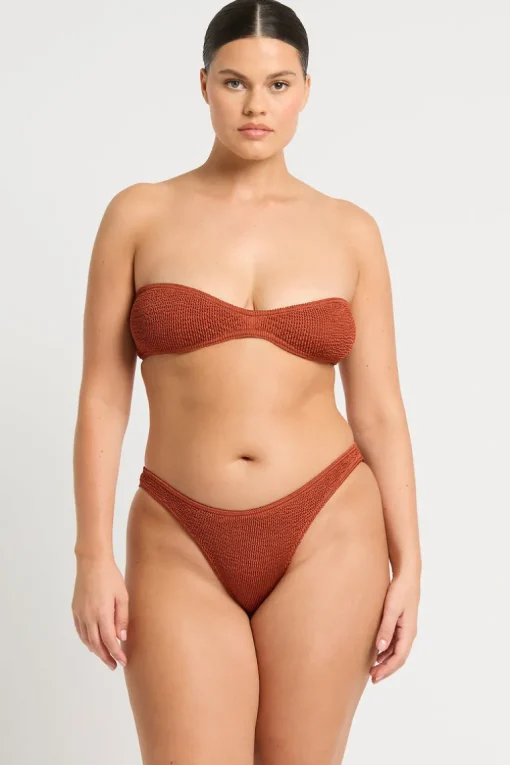 Layla Crop