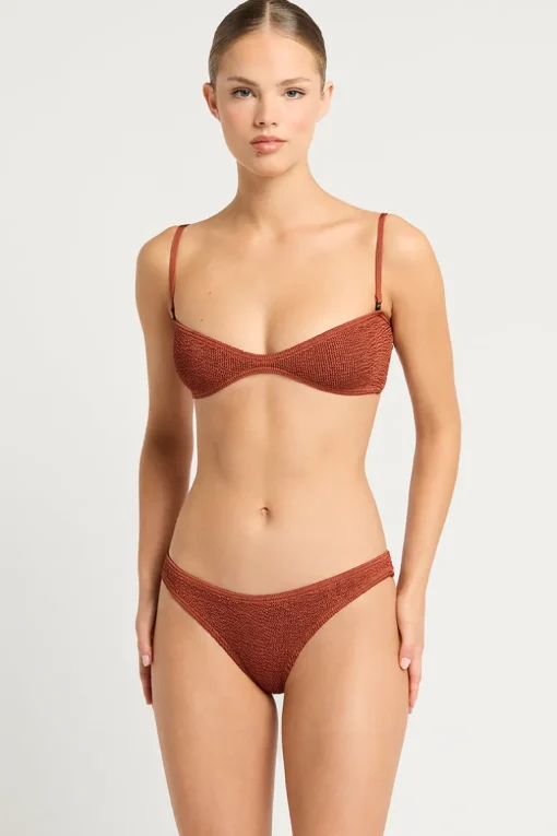 Layla Crop