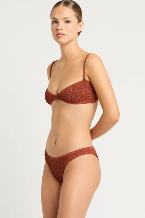 Layla Crop
