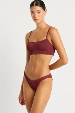 Strap Saint Crop