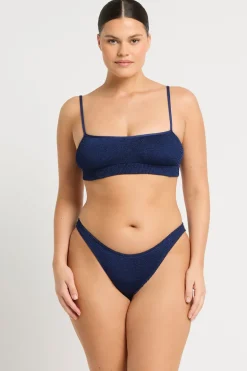 Strap Saint Crop