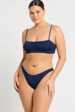 Strap Saint Crop