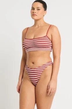 Strap Saint Crop