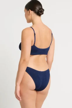 Strap Saint Crop